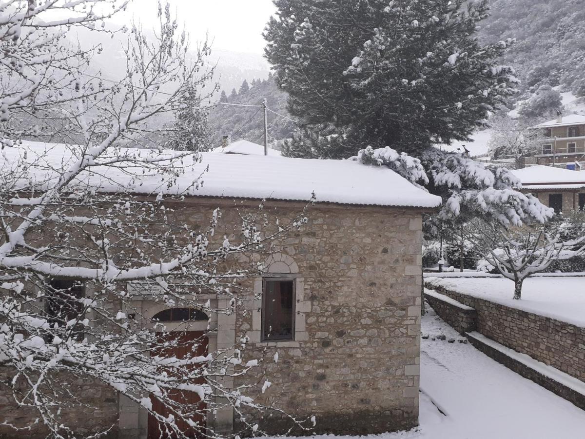 Family'S Houses Kalavryta Dış mekan fotoğraf