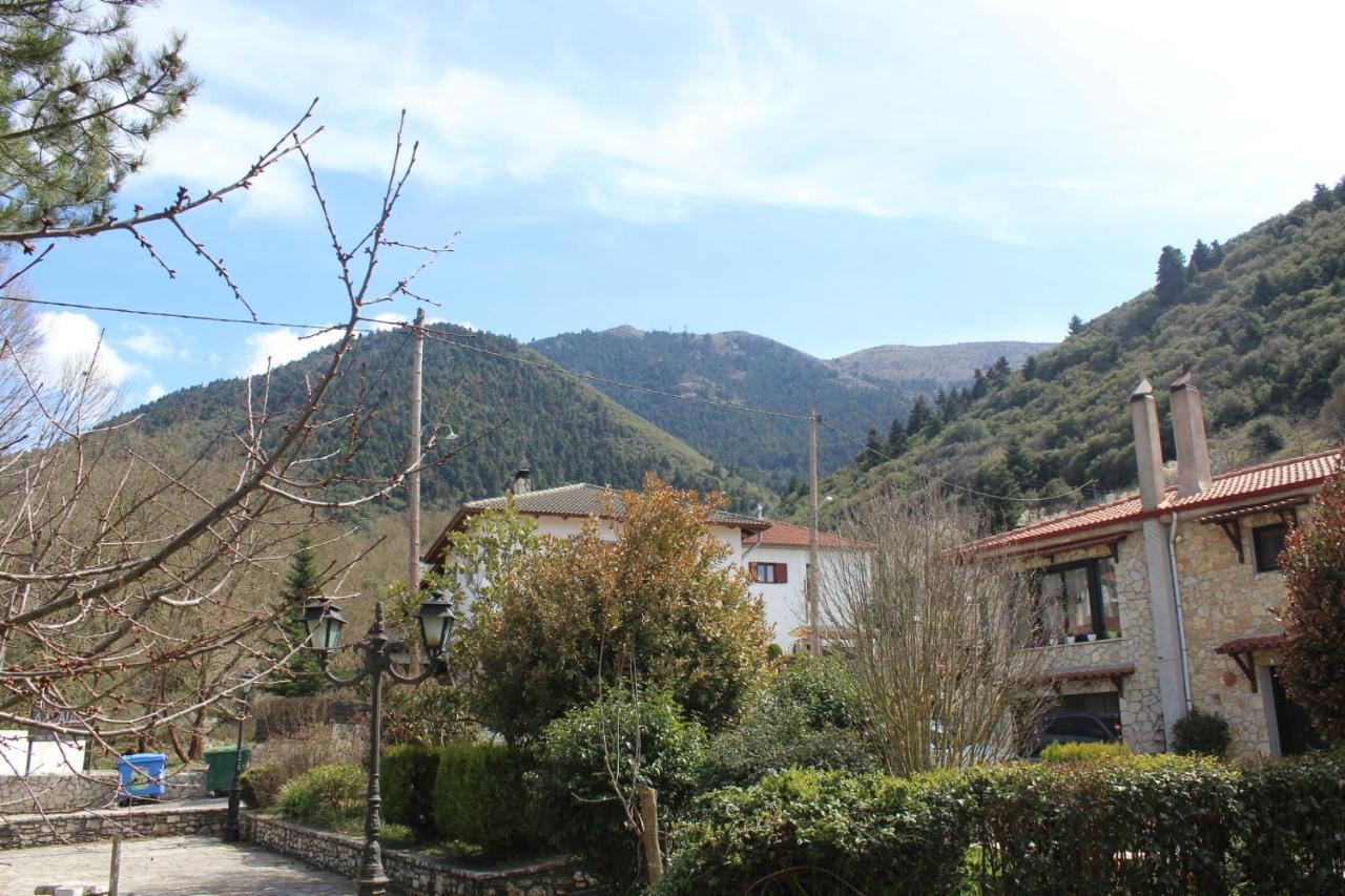 Family'S Houses Kalavryta Dış mekan fotoğraf