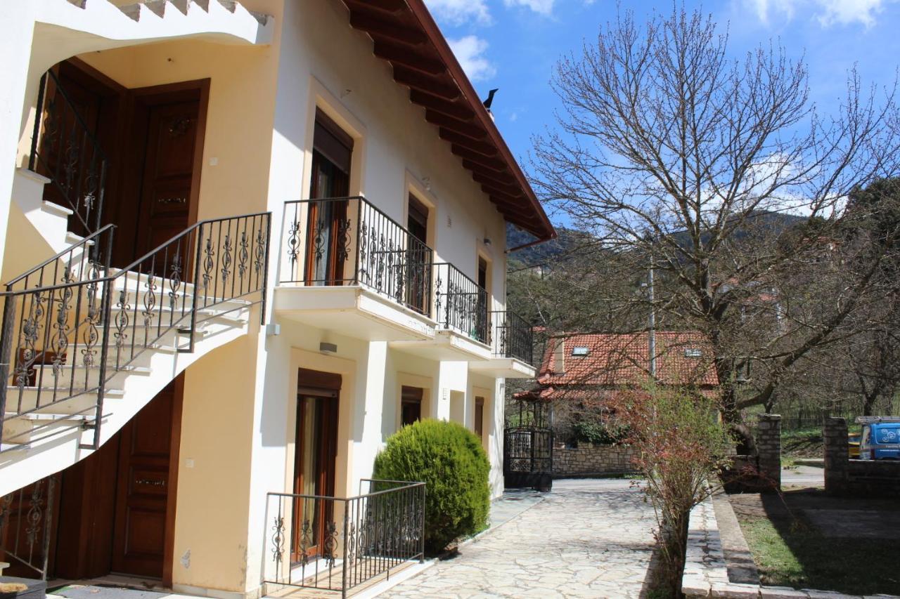 Family'S Houses Kalavryta Dış mekan fotoğraf